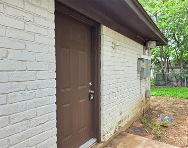 1811 Magnolia Dr - Photo Thumbnail 1