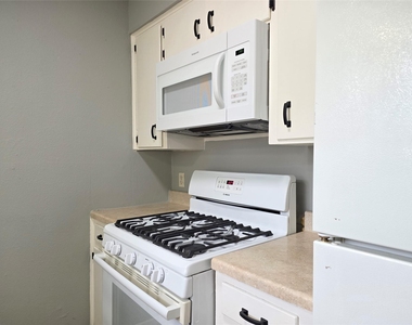 1811 Magnolia Dr - Photo Thumbnail 6