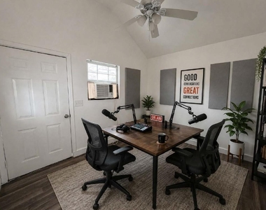 4611 Milburn Ln - Photo Thumbnail 20