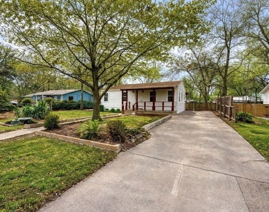 4611 Milburn Ln - Photo Thumbnail 1