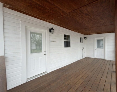 4611 Milburn Ln - Photo Thumbnail 13