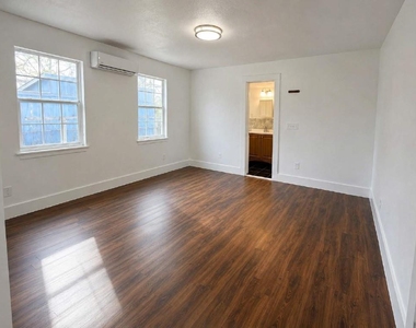 4611 Milburn Ln - Photo Thumbnail 15