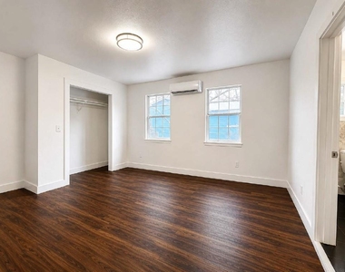 4611 Milburn Ln - Photo Thumbnail 14