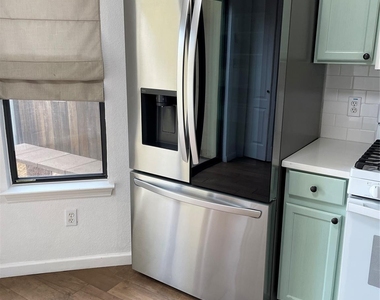 11901 Swearingen Dr - Photo Thumbnail 7