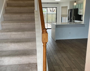11901 Swearingen Dr - Photo Thumbnail 2