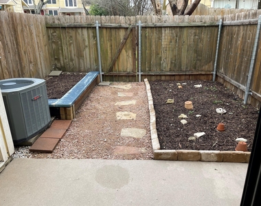 11901 Swearingen Dr - Photo Thumbnail 18