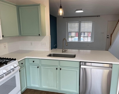 11901 Swearingen Dr - Photo Thumbnail 8