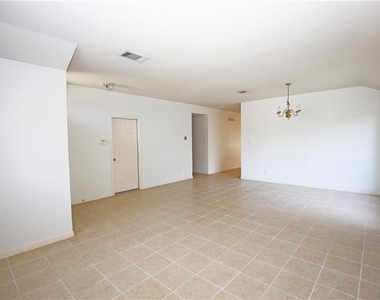 309 Country Aire Dr - Photo Thumbnail 7