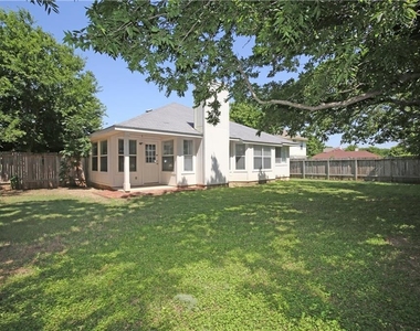 309 Country Aire Dr - Photo Thumbnail 24