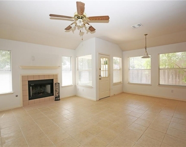 309 Country Aire Dr - Photo Thumbnail 13