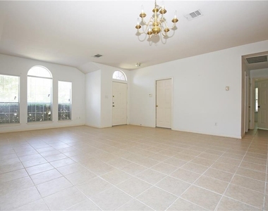309 Country Aire Dr - Photo Thumbnail 5