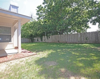309 Country Aire Dr - Photo Thumbnail 26