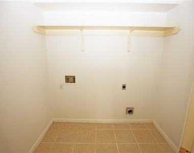 309 Country Aire Dr - Photo Thumbnail 21