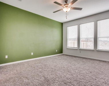 12213 Coronilla Bnd - Photo Thumbnail 6