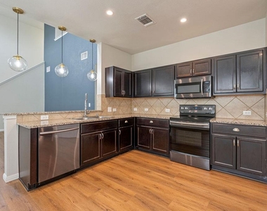 3304 Ortman Dr - Photo Thumbnail 5
