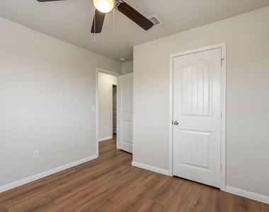 3304 Ortman Dr - Photo Thumbnail 16
