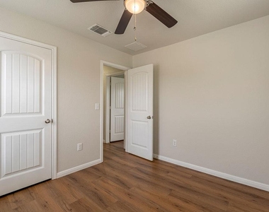 3304 Ortman Dr - Photo Thumbnail 18