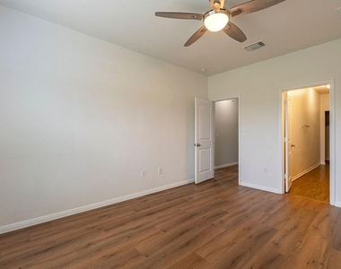 3304 Ortman Dr - Photo Thumbnail 7