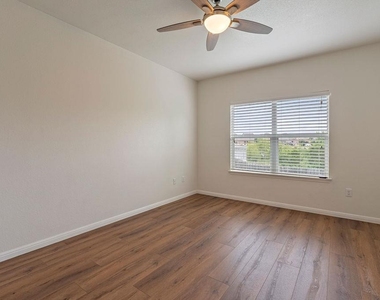 3304 Ortman Dr - Photo Thumbnail 6