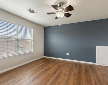 3304 Ortman Dr - Photo Thumbnail 12
