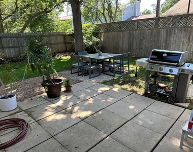 11502 Toledo Dr - Photo Thumbnail 17