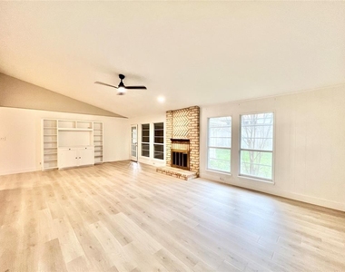 11502 Toledo Dr - Photo Thumbnail 7