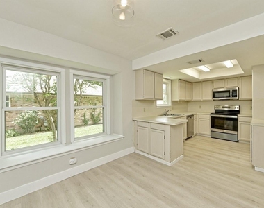 11502 Toledo Dr - Photo Thumbnail 3