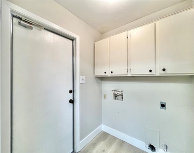 11502 Toledo Dr - Photo Thumbnail 16
