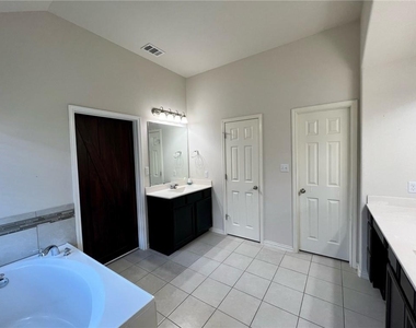 133 Salt Fork Dr - Photo Thumbnail 14