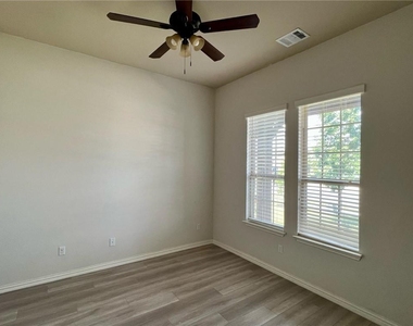 133 Salt Fork Dr - Photo Thumbnail 16