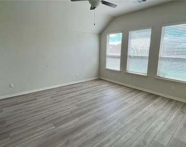 133 Salt Fork Dr - Photo Thumbnail 11