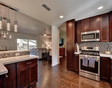 5320 Presidio Rd - Photo Thumbnail 10