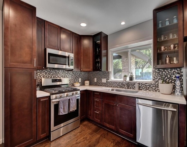 5320 Presidio Rd - Photo Thumbnail 9
