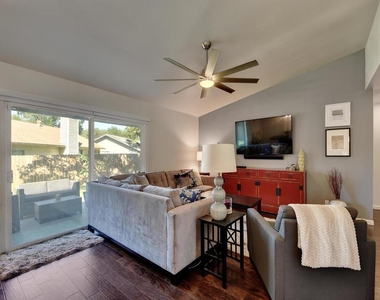 5320 Presidio Rd - Photo Thumbnail 3
