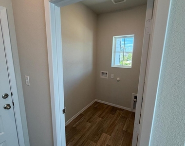 2612 Towy Rd - Photo Thumbnail 7
