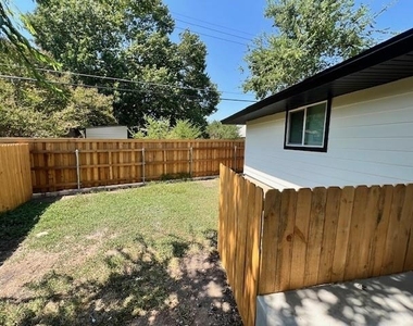 8012 Pinedale Cv - Photo Thumbnail 20