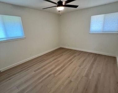 8012 Pinedale Cv - Photo Thumbnail 13