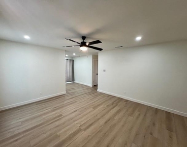 8012 Pinedale Cv - Photo Thumbnail 2