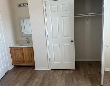 5401 Evans Ave - Photo Thumbnail 6