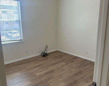 5401 Evans Ave - Photo Thumbnail 5