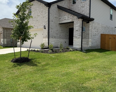 593 Tailwind Dr - Photo Thumbnail 2