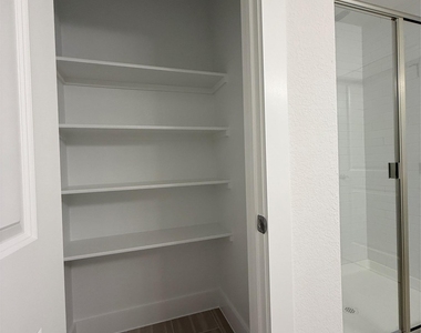 593 Tailwind Dr - Photo Thumbnail 26