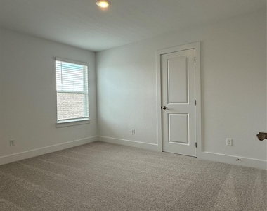593 Tailwind Dr - Photo Thumbnail 29