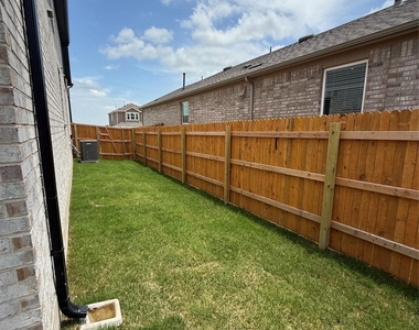593 Tailwind Dr - Photo Thumbnail 37