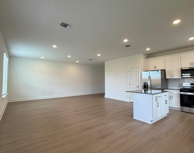 593 Tailwind Dr - Photo Thumbnail 20