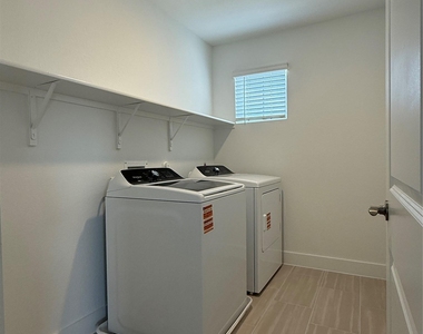 593 Tailwind Dr - Photo Thumbnail 28