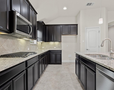 3508 De Torres Cir - Photo Thumbnail 8