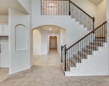 500 Cardenas Ln - Photo Thumbnail 3
