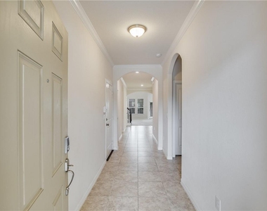 500 Cardenas Ln - Photo Thumbnail 2