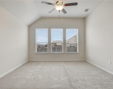 500 Cardenas Ln - Photo Thumbnail 13